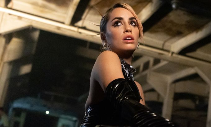 Hardcore! Lali EspÃ³sito presentÃ³ su nueva canciÃ³n y sorprendiÃ³ con nuevo  look dominatrix | Diario de Cultura