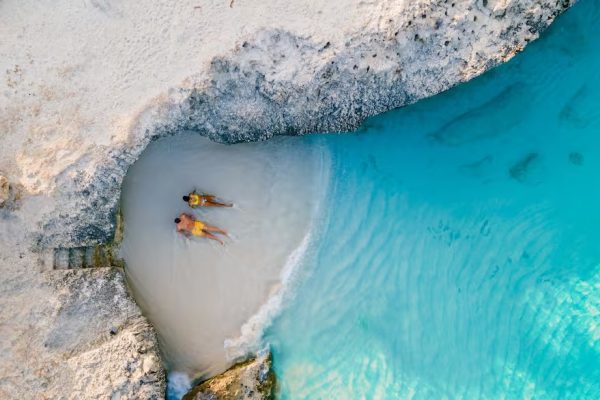 Es médica y dejó todo para irse a vivir a una isla reconocida como uno de los lugares más felices del mundo