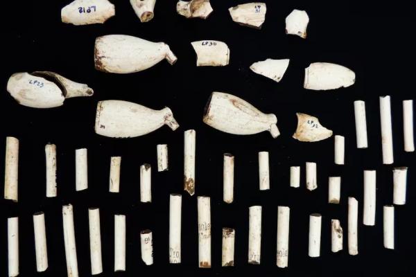 Hallazgo arqueológico: Pipas de arcilla francesa en una pulpería de la época de Rosas