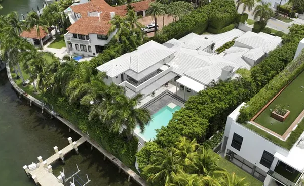 Cómo es la lujosa mansión de Shakira en Miami Beach: muelle propio, gimnasio y una gran piscina