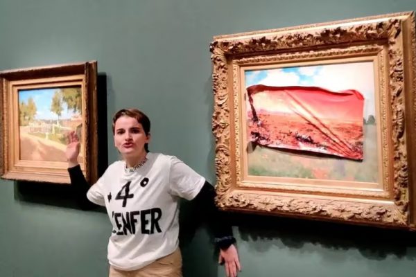 Una militante ecologista fue detenida por intervenir un cuadro de Monet en el Museo de Orsay