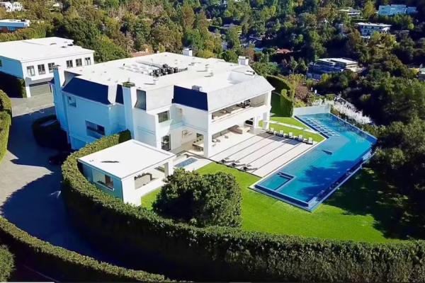 ¿Cómo es la casa que Jennifer López y Ben Affleck pusieron a la venta en California?