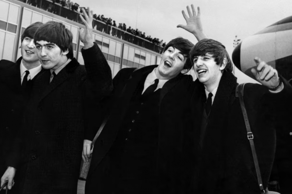 Curiosidad: subastan un simple de los Beatles con el apellido de Paul McCartney mal escrito