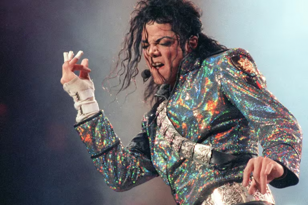 Excentricidades, vino y una particular elección a la hora de dormir: las costumbres más raras de Michael Jackson