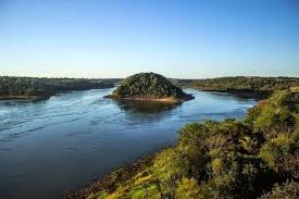 Un Argentino en la Triple Frontera: Isla Acaray un volcán brasileño