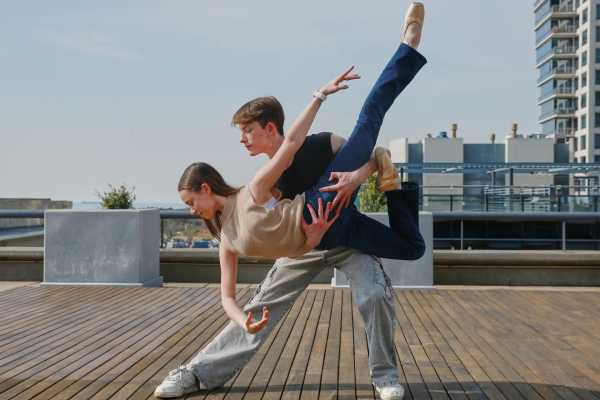 Una valija cargada de sueños: dos historias de argentinos que viajan al futuro del ballet