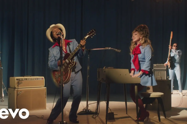 Lady Gaga y Bruno Mars sorprenden con «Die With a Smile», una balada con sabor a clásico