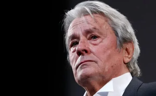 Francia despide a Alain Delon en un funeral íntimo