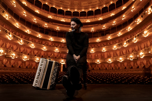 Chango Spasiuk celebrará sus 35 años de trayectoria en el Teatro Colón