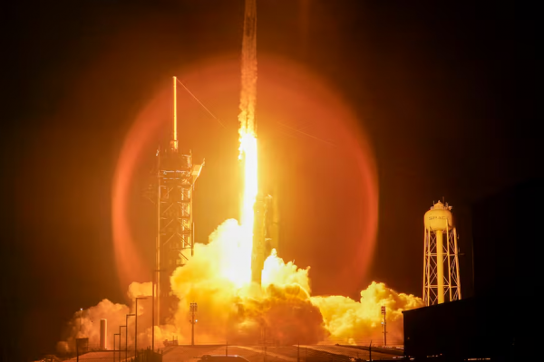 La misión Polaris Dawn de SpaceX despegó con el objetivo de realizar la primera caminata espacial privada de la historia