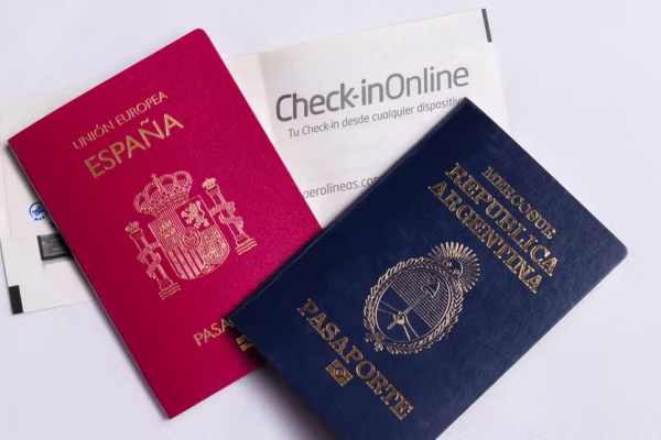 El cambio que llega a los pasaportes en Europa en noviembre