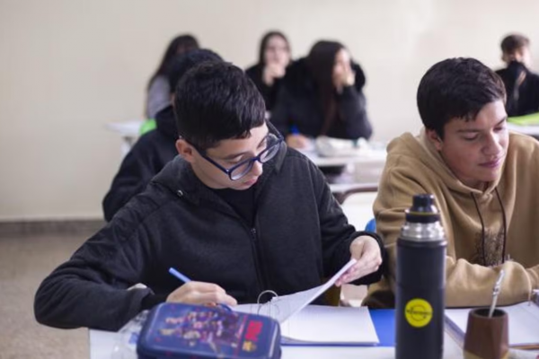 Cambios en secundarias de CABA: se eliminan las previas y se adaptan las aulas a un nuevo modelo de enseñanza