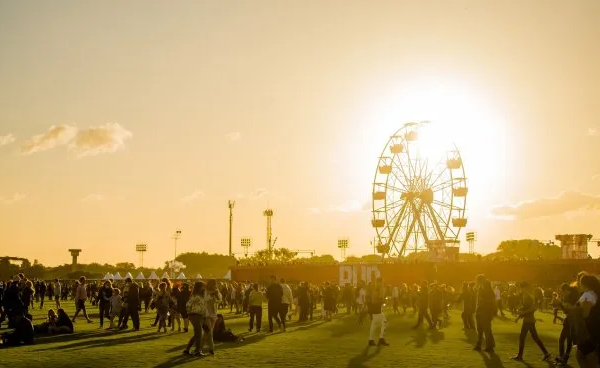 La Inteligencia Artificial eligió los 5 mejores festivales de música de la historia