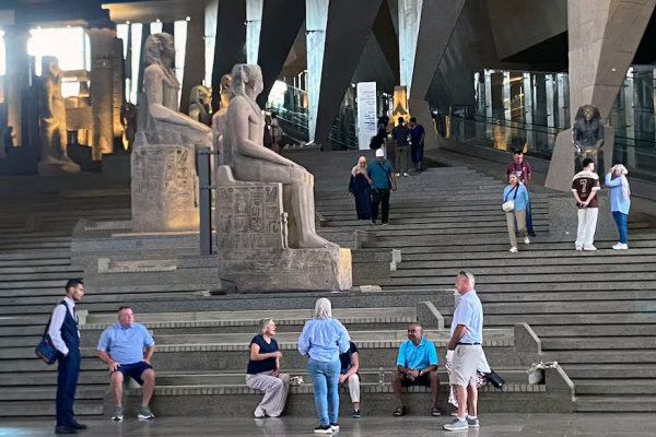 Así es el impresionante y lujoso nuevo museo más grande del mundo que abre sus puertas en El Cairo con más de 100.000 reliquias egipcias