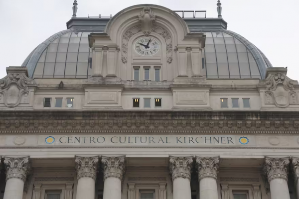 Por decreto, el Gobierno le cambió el nombre al CCK, que pasó a llamarse Palacio Libertad Centro Cultural Domingo Faustino Sarmiento