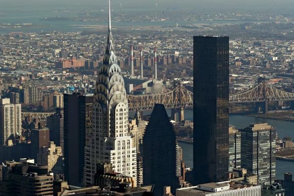 La historia poco feliz de este edificio de 1940 que llegó a ser la joya de Manhattan y ahora se deteriora