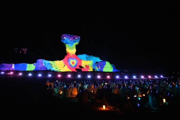 Cómo fue la pre escucha exclusiva del nuevo disco de Coldplay en el Valle de la Luna