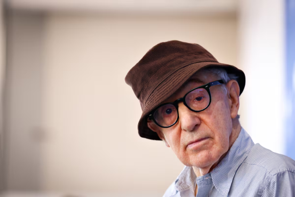 Woody Allen cerca de cumplir 89: el amor, el humor, sus remordimientos, los placeres y lo que extraña en su vida cotidiana