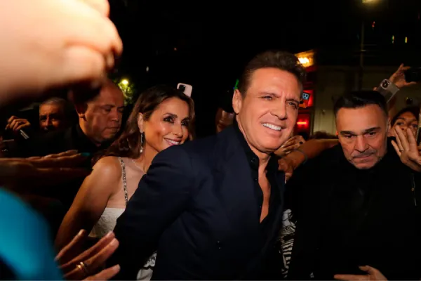 Furor por Luis Miguel: fue a comer a una famosa parrilla y sus fans enloquecieron