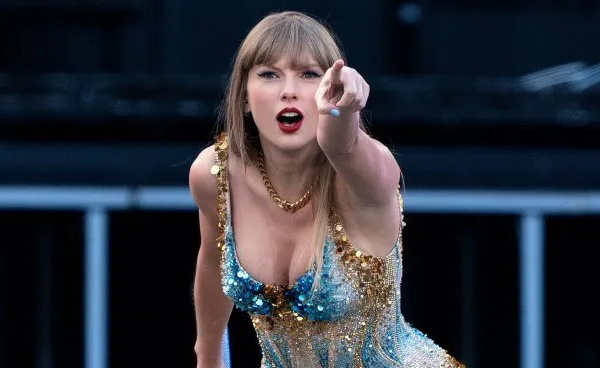 El «Eras tour» de Taylor Swift es la primera gira en la historia en recaudar más de u$s2.000 millones