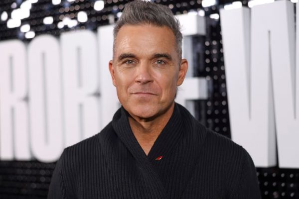 Robbie Williams quiere volver al colegio y repetir sus exámenes: “Para demostrar que no soy tonto”