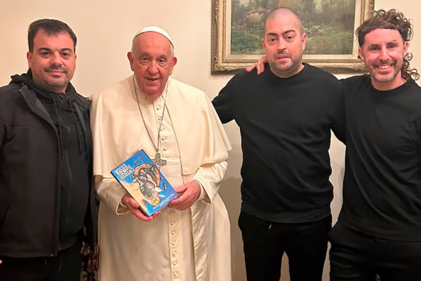 El papa Francisco recibió en el Vaticano a “Pato” Fontanet, el cantante de Callejeros