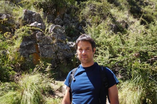 Ganó el “Nobel de Ecología”: el biólogo argentino que trabaja para entender los graves efectos del fuego en la naturaleza