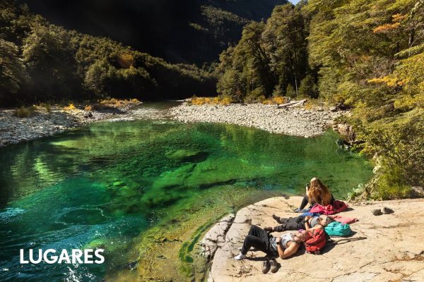 Cómo es el Cajón del Azul, el famoso destino afectado por los incendios en El Bolsón